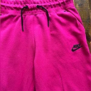 Nike tech pants (size on the picture)